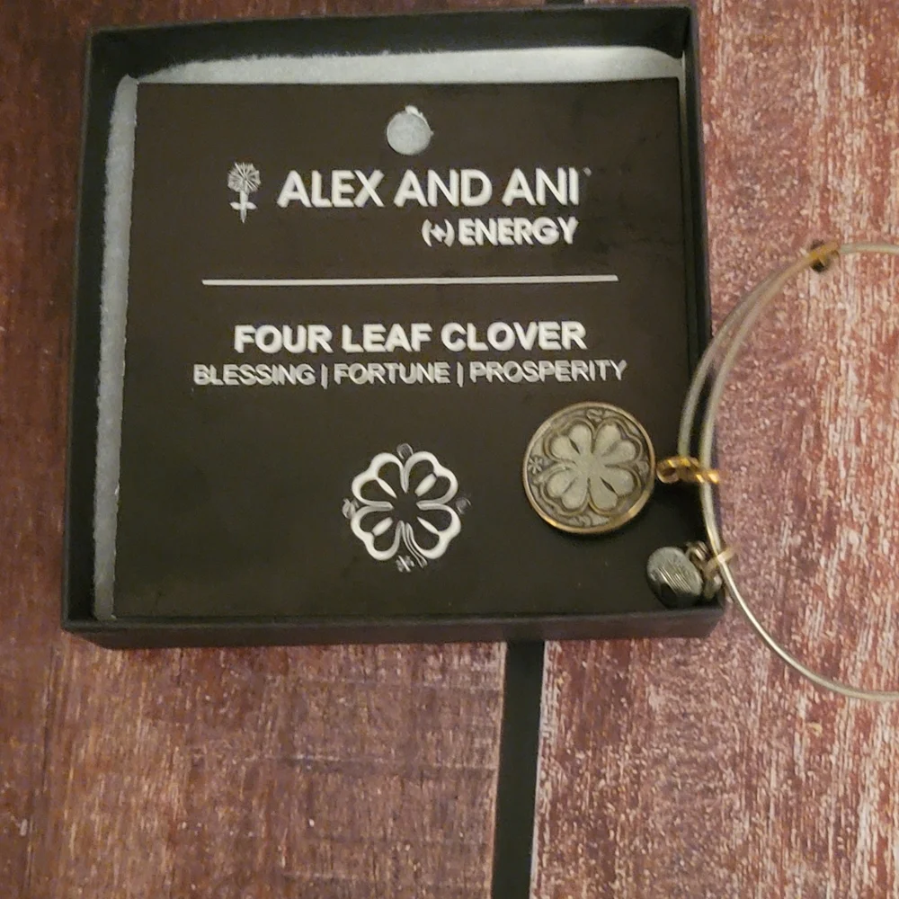 Alex and Ani "Four Leaf Clover" Bangle Bracelet - Retired - Picture 7 of 7